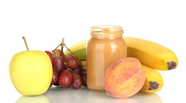 Burk med barnmat frukt och frukt isolerad på vit — Stockfoto