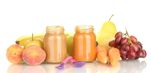 Frascos com frutas e legumes alimentos para bebês e frutas e legumes isolados em branco — Fotografia de Stock