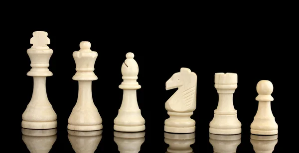 Siyah üzerine izole satranç taşları — Stok fotoğraf
