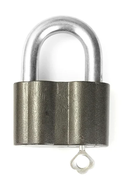 Cadeado velho com chave isolada no fundo branco — Fotografia de Stock