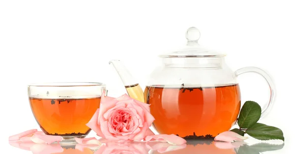 Théière et tasse de thé à la rose isolée sur blanc — Photo
