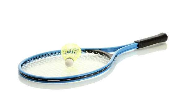 Badmintonová raketa a shuttlecock izolované na bílém — Stock fotografie