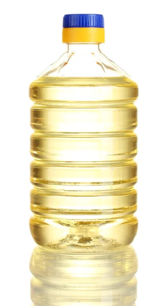 Óleo de girassol em uma garrafa de plástico isolada sobre fundo branco — Fotografia de Stock