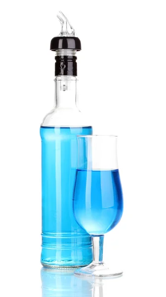 Savoureux cocktail bleu isolé sur blanc — Photo