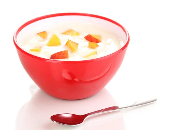 Yoghurt with peach in bowl isolated on white — Stock Photo, Image