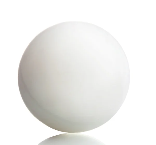 Balle de ping-pong isolée sur blanc — Photo
