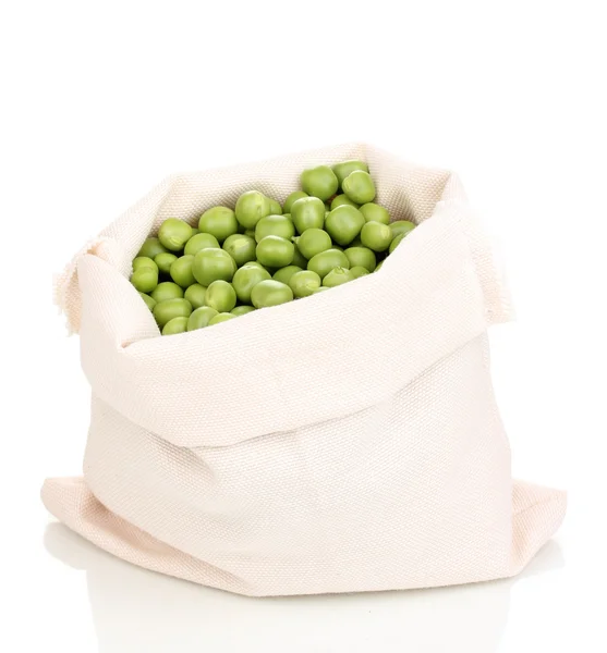 Guisantes verdes en bolsa aislados en blanco —  Fotos de Stock