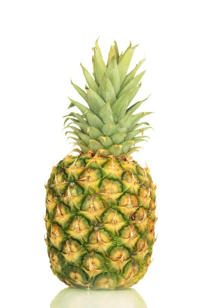 Ananas geïsoleerd op wit — Stockfoto