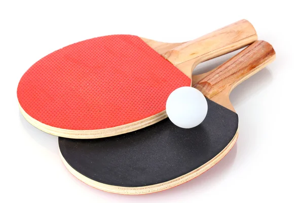 Racchette da ping-pong e palla, isolate su bianco — Foto Stock