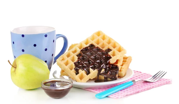 Çikolata plaka üzerinde beyaz izole lezzetli waffle — Stok fotoğraf