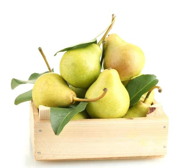 Sappige smaakvolle peren in vak geïsoleerd op wit — Stockfoto