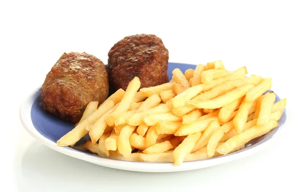 Batatas fritas com hambúrgueres no prato isolado em close-up branco — Fotografia de Stock