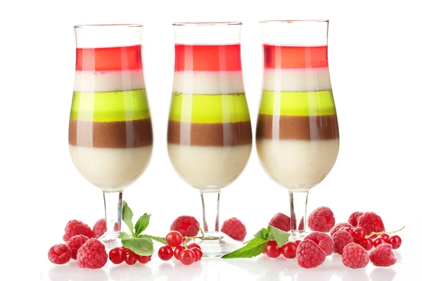 Gelatina di frutta in bicchieri e lamponi isolati su bianco — Foto Stock