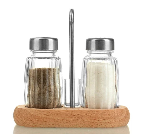 Moinhos de sal e pimenta isolados em branco — Fotografia de Stock