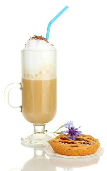 Glas kaffe cocktail med tårta på duken och blomma isolerad på vit — Stockfoto