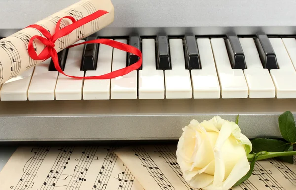 Fondo del teclado del piano — Foto de Stock