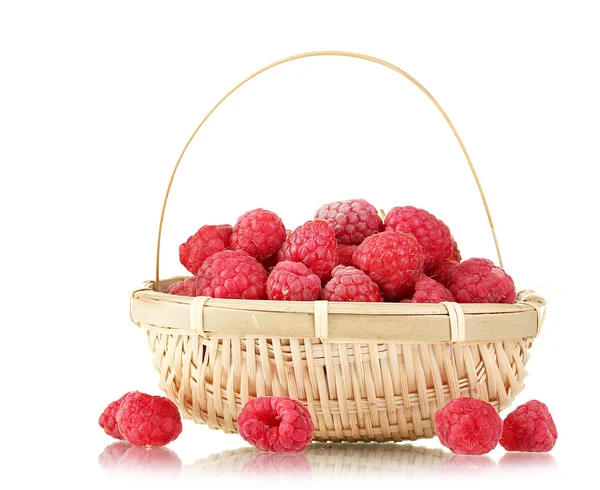 树莓在篮子里上白色隔离 — 图库照片
