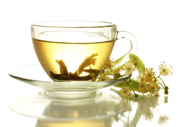 Csésze linden tea és elszigetelt fehér virágok — Stock Fotó