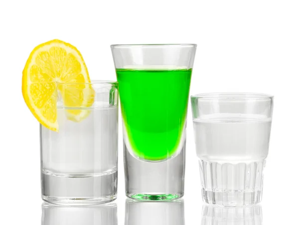 En række alkoholholdige drikkevarer isoleret på hvid - Stock-foto