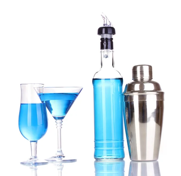Leckeren blauen Cocktail isoliert auf weiß — Stockfoto
