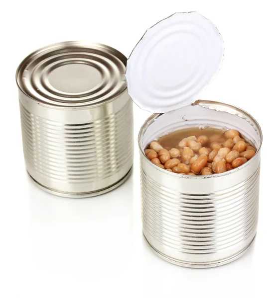 Lata aberta de feijão e lata fechada isolada em branco — Fotografia de Stock