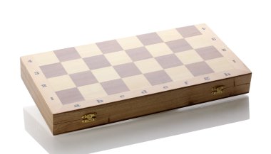 satranç tahtasının üzerine beyaz izole