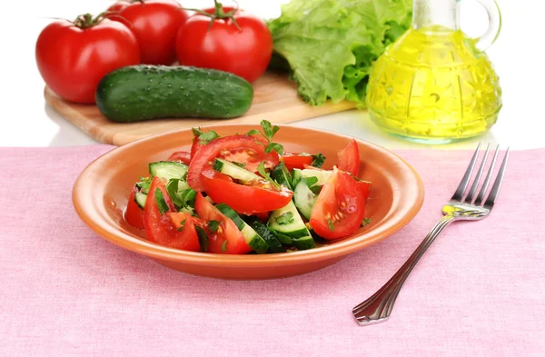 Frisk salat med tomater og agurker - Stock-foto