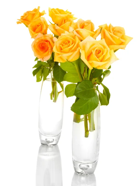 Beautiful bouquet of roses in transparent vase isolated on white — Stock Photo, Image