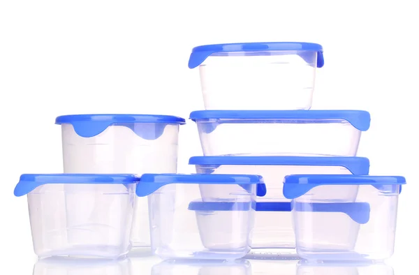 Пластиковые контейнеры для пищевых продуктов изолированы на белом — стоковое фото