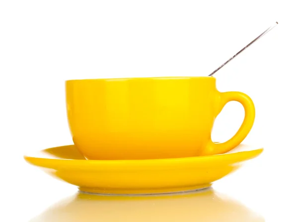 노란 컵과 접시 흰색 절연 — 스톡 사진