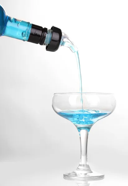 Gustoso cocktail blu isolato su bianco — Foto Stock