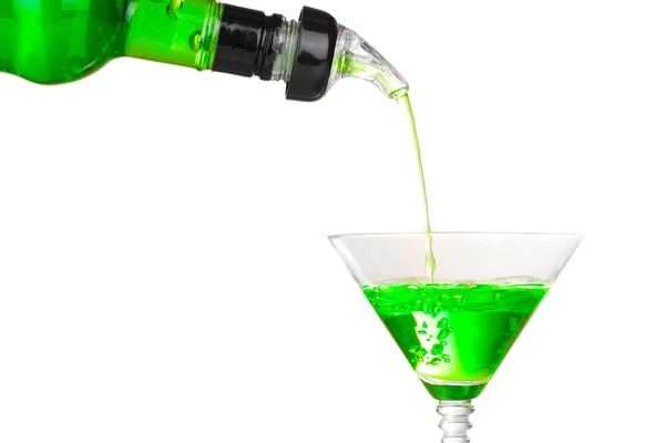 Schmackhafter grüner Cocktail isoliert auf weiß — Stockfoto