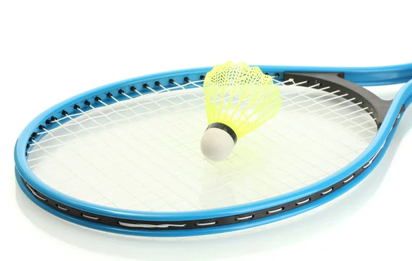 Rakieta badmintona i wahadłowiec izolowane na białym — Zdjęcie stockowe