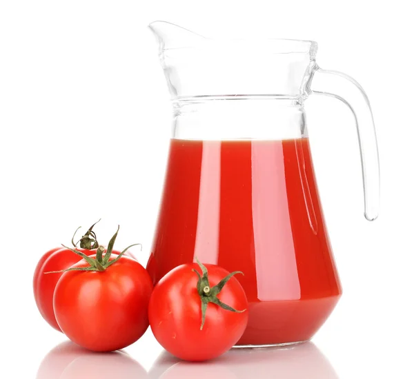 Sumo de tomate em jarro isolado em branco — Fotografia de Stock