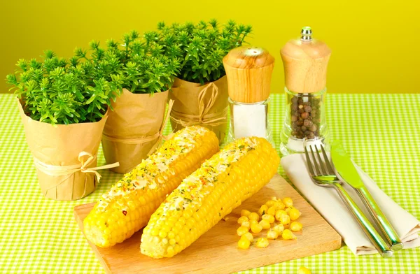 Főtt kukorica, a vaj és a fűszerek — Stock Fotó