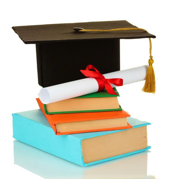 Hut und Diplom mit Büchern auf weißem Papier — Stockfoto