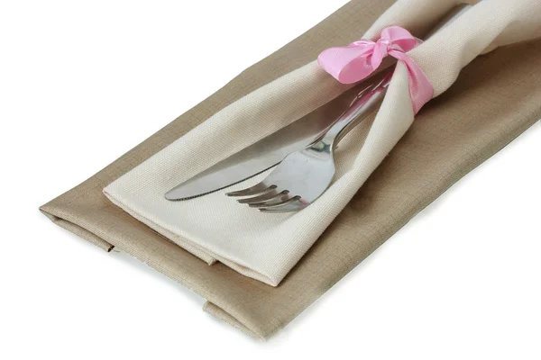 Tenedor y cuchillo en servilleta aislada en blanco — Foto de Stock