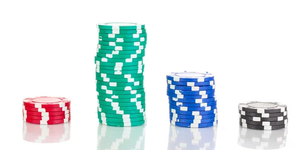 Casinofiches geïsoleerd op wit — Stockfoto
