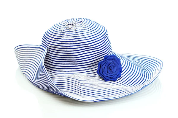 美丽的夏天女帽子被隔绝在白色背景上 — 图库照片