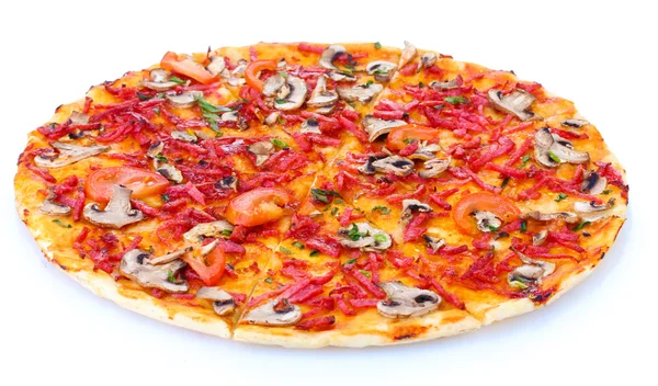 Deliciosa pizza com legumes e salame isolado em branco — Fotografia de Stock