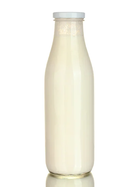 Flaska mjölk isolerad på vit bakgrund närbild — Stockfoto
