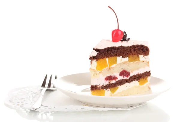 Cake van het gelaagde fruit geïsoleerd op wit — Stockfoto