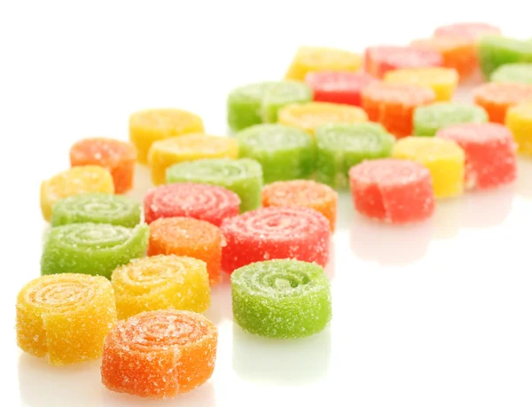 Сладкие конфеты желе изолированы на белом — стоковое фото
