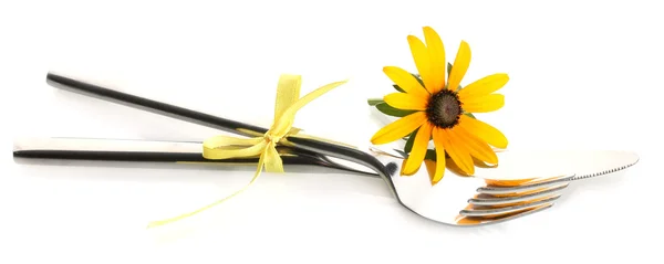Lžíce, vidlička a květina, izolované na bílém — Stock fotografie