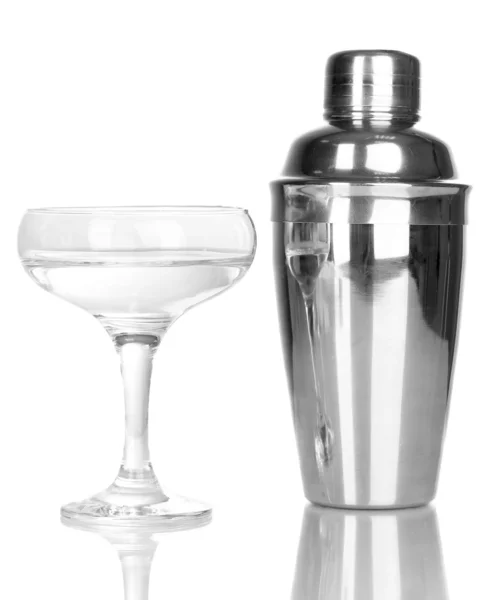 Вкусный прозрачный коктейль на белом — стоковое фото