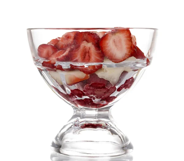 Frutos y bayas mezclados en vidrio aislado sobre blanco —  Fotos de Stock