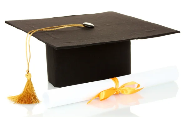 卒業生の帽子と白で隔離されるの卒業証書 — ストック写真