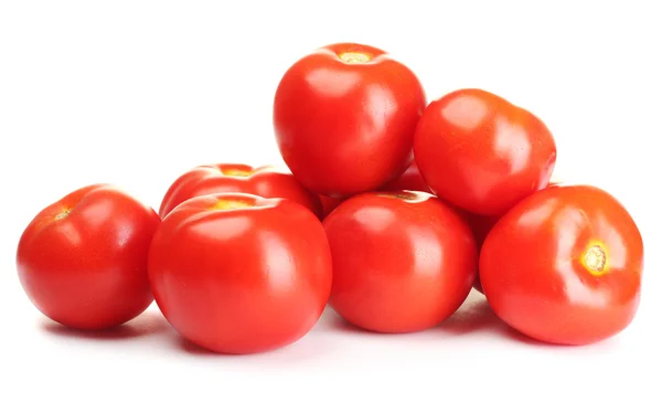 Pomodori rossi maturi isolati su bianco — Foto Stock