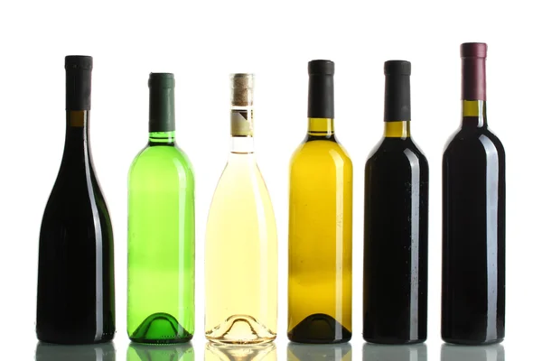 Μπουκάλια του κρασιού που απομονώνονται σε λευκό — Φωτογραφία Αρχείου