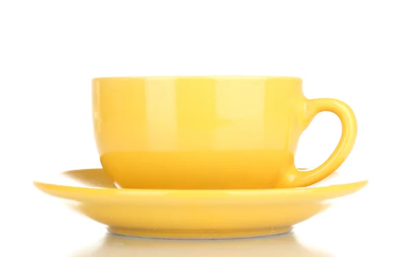黄色のカップとソーサーを白で隔離されます。 — ストック写真